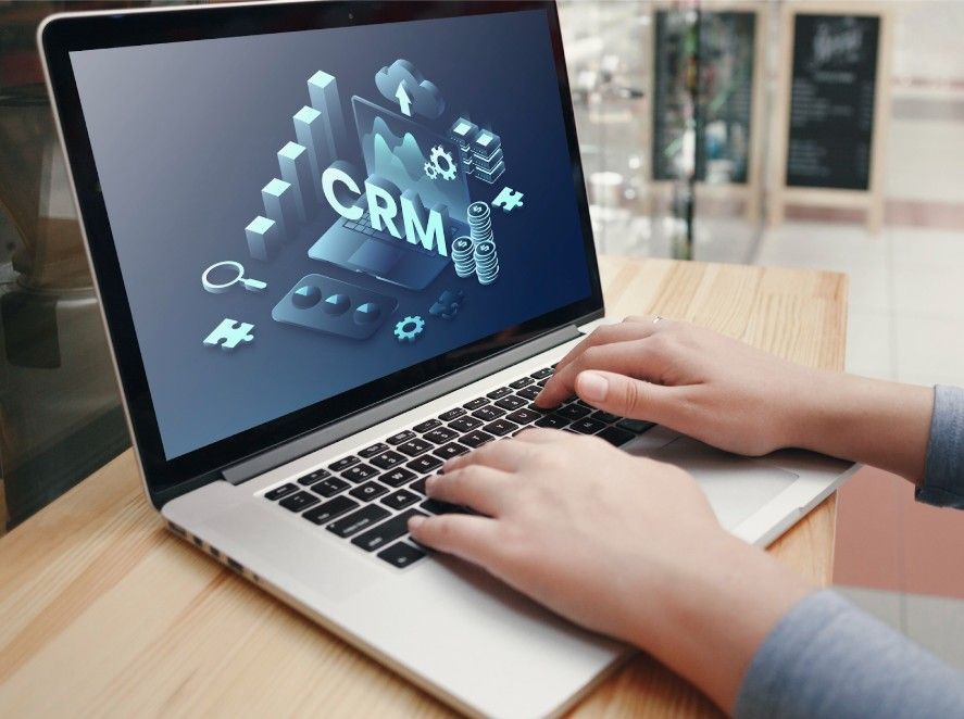 Optimización del ciclo de cierre con CRM especializado