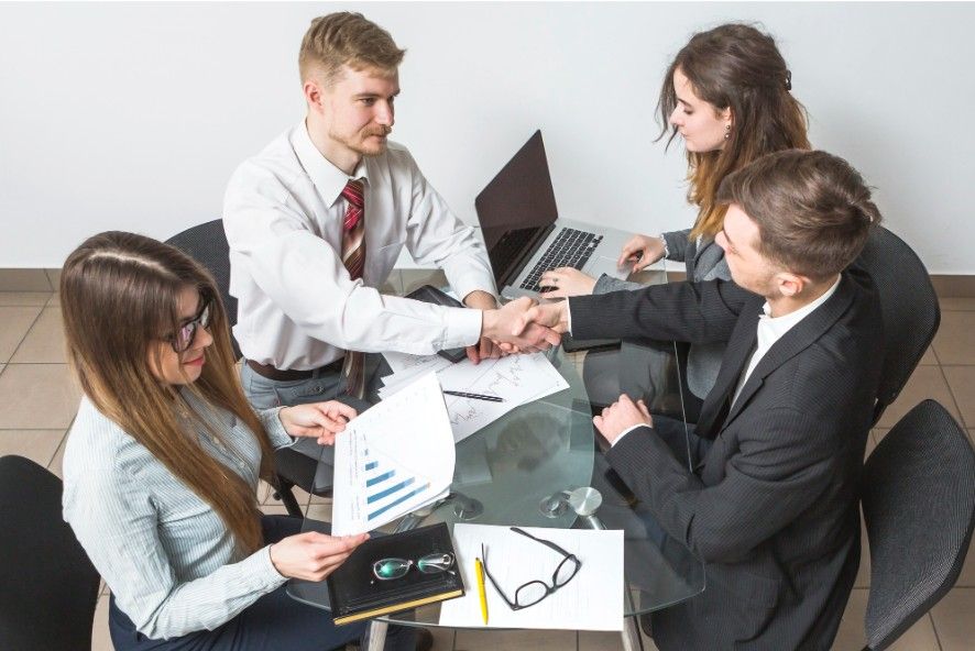 Red de consultores para potenciar equipos comerciales de alto valor