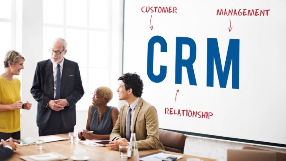 Pipeline financiero y visibilidad total en CRM empresarial
